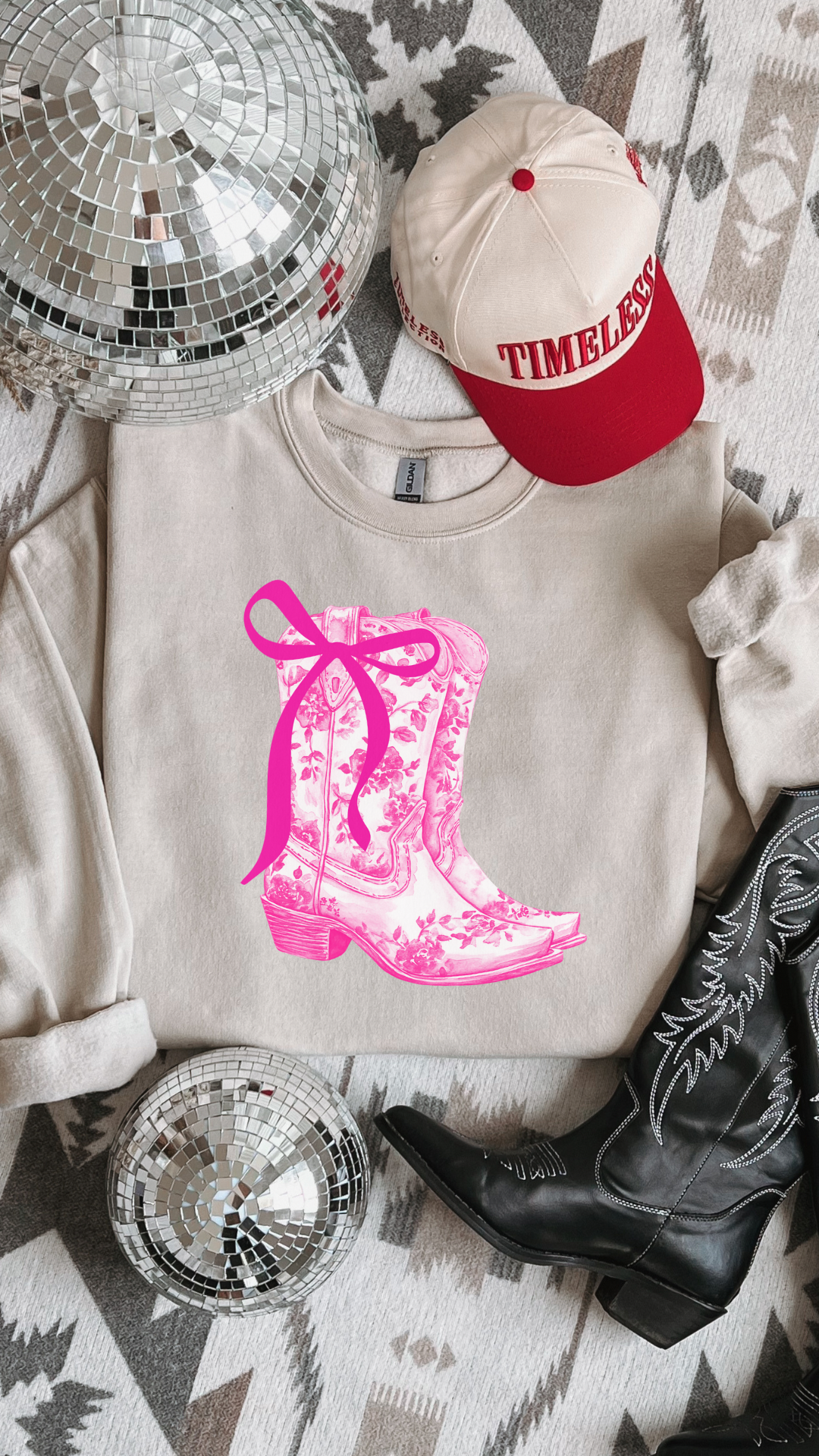 PINK COWGIRL BOOTS CREWNECK